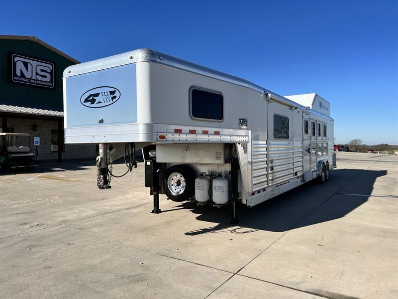 2021 4-star 4 horse side load gooseneck trailer with 13'8 livi