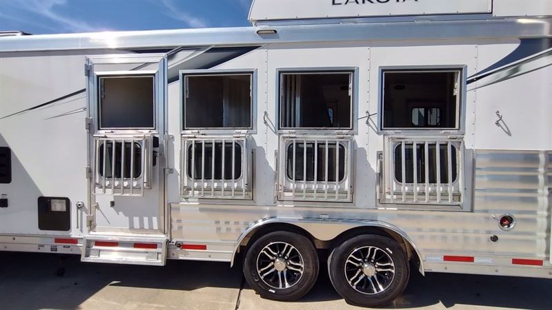 2023 Lakota charger 4 horse gooseneck trailer with 15' living