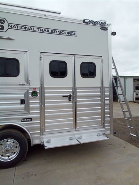 2024 Cimarron 5 horse side load gooseneck trailer with 16' livin