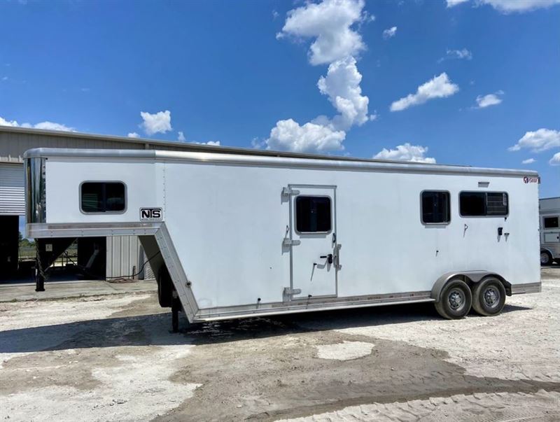 2017 Kiefer Built 2 horse straight load gooseneck trailer