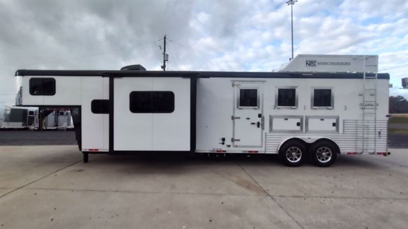 2024 Bison 3 horse gooseneck trailer with 13' living quarters
