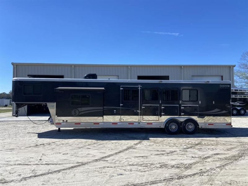 2020 Shadow 4 horse gooseneck trailer with 10' living quarters