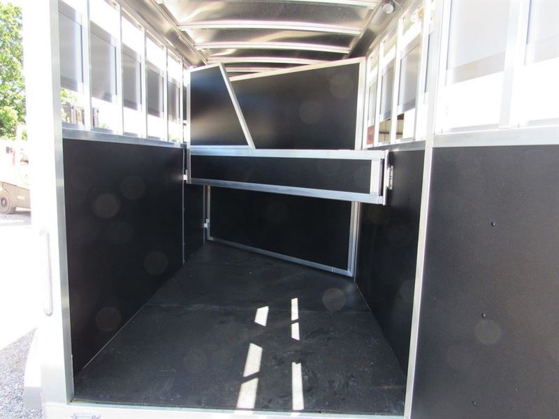 2025 Shadow 2 horse bumper pull trailer