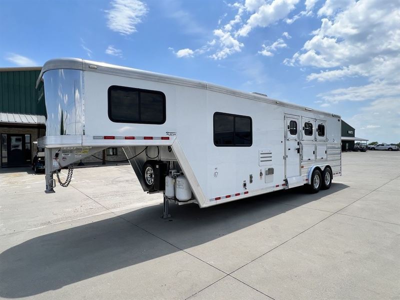 2021 Cimarron 3 Horse Gooseneck Trailer with 10' Outlaw Conversi