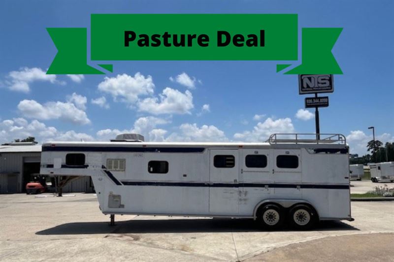 1988 McQuerry 3 Horse Gooseneck Trailer