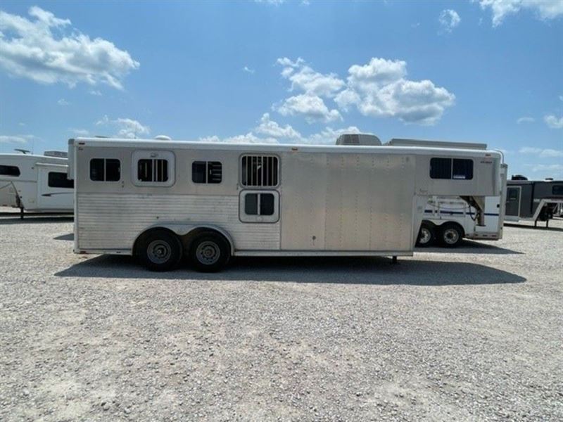 2000 Sooner 4 horse gooseneck trailer with weekender