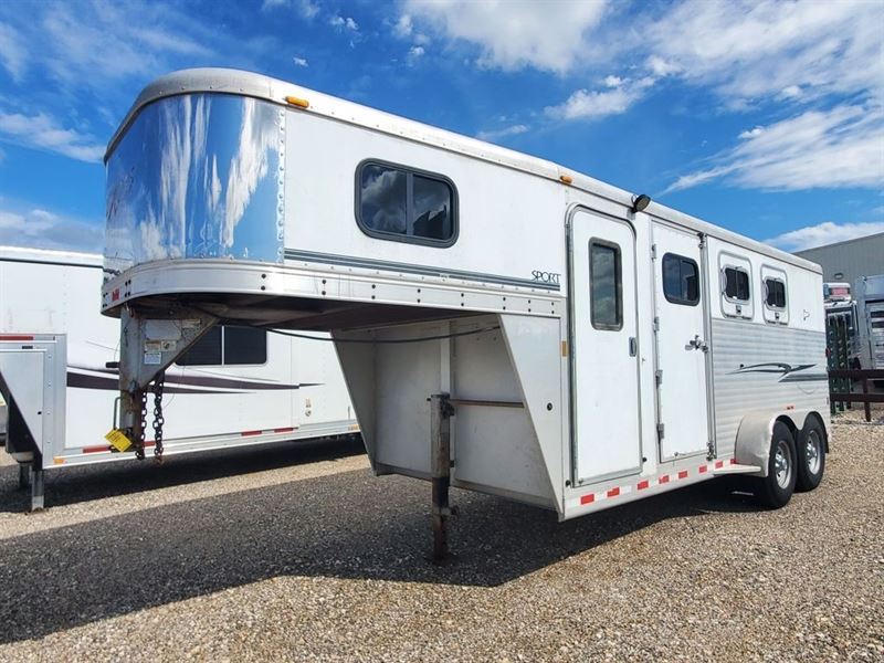 2006 Exiss 3 horse gooseneck trailer