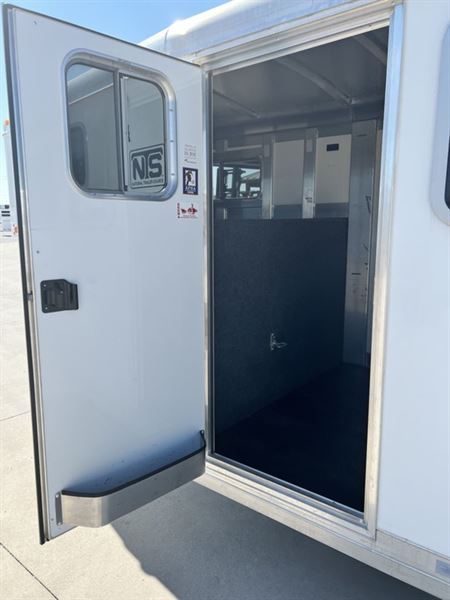 2015 4-star 2 horse gooseneck trailer