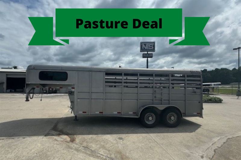 2012 Titan 22' livestock gooseneck trailer