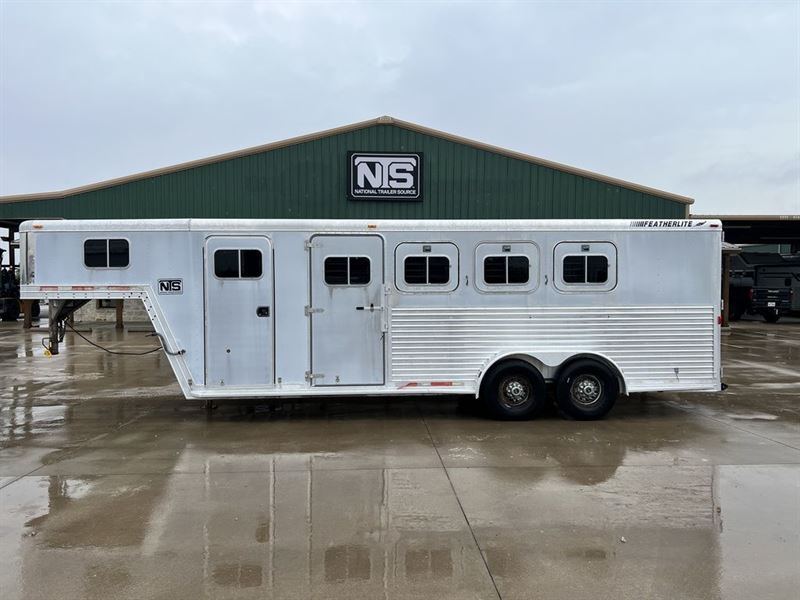 2001 Featherlite 4 horse gooseneck trailer