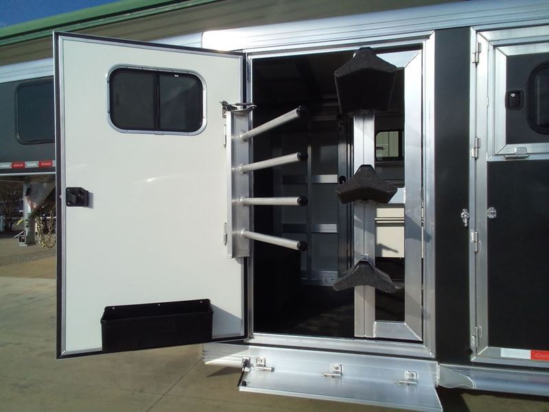 2024 Cimarron 4 horse gooseneck trailer with double door tack