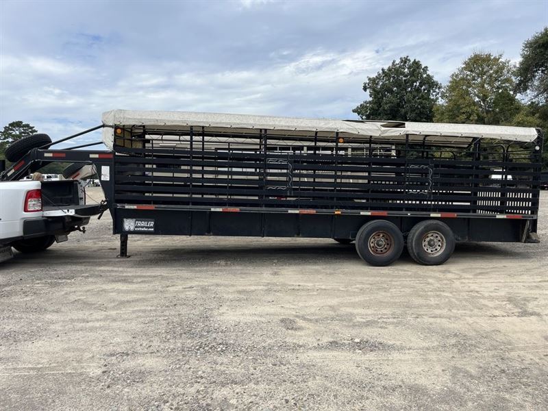 2006 Wrangler 24' livestock gooseneck trailer