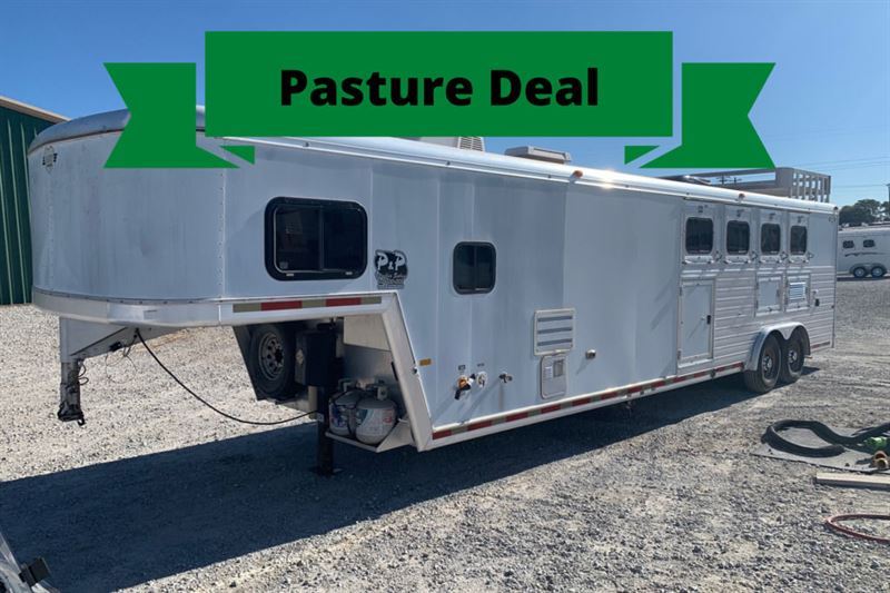 1999 Hart 4 horse gooseneck trailer with 10' living quarters