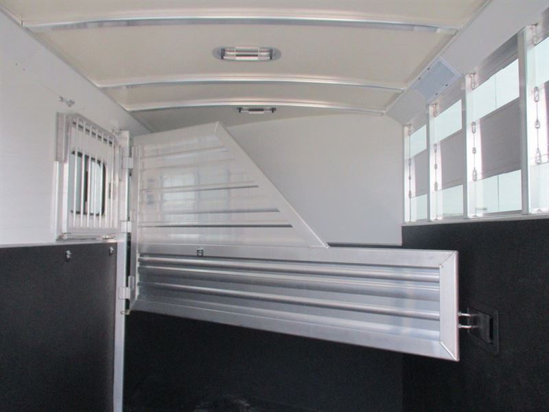 2025 Cimarron 2 horse bumper pull trailer