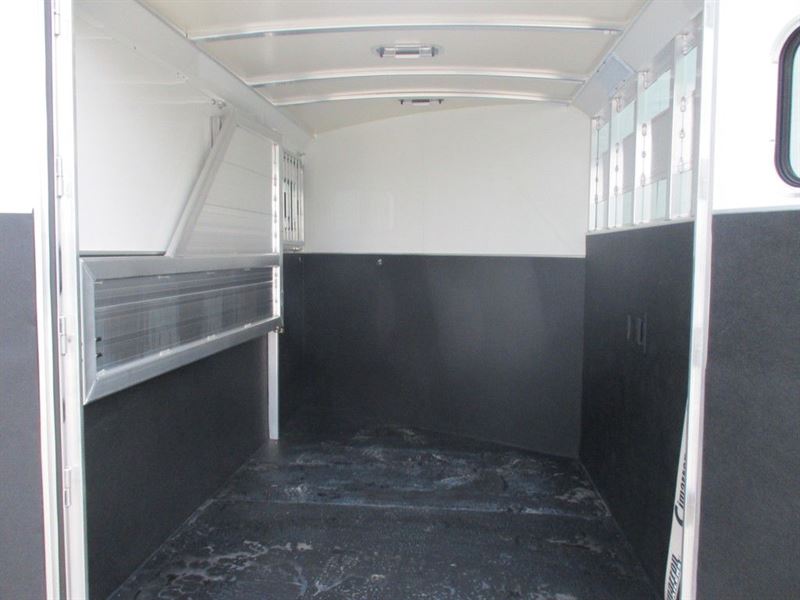 2025 Cimarron 2 horse bumper pull trailer