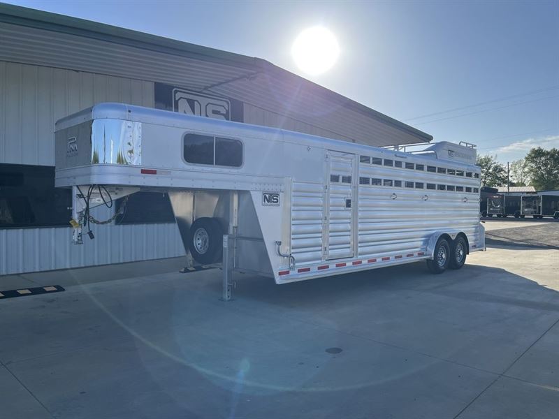 2025 Platinum Coach 24' livestock gooseneck trailer
