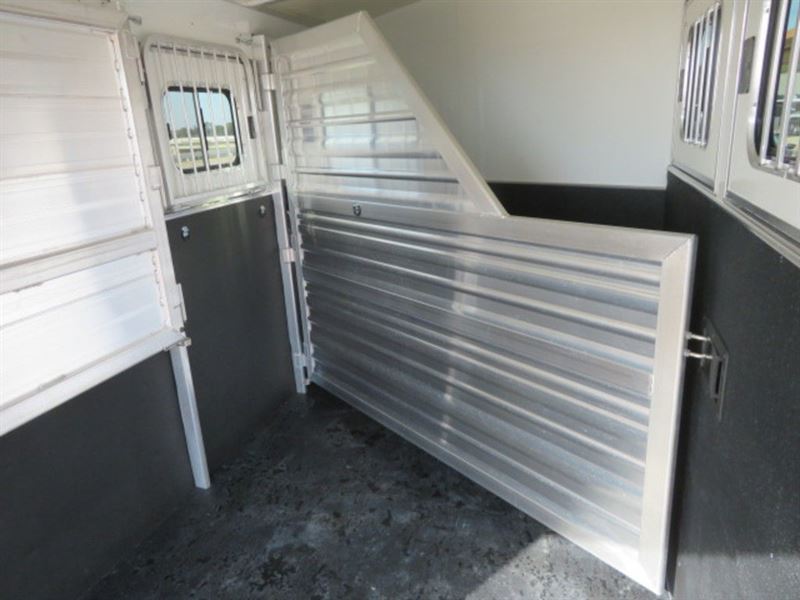 2025 Cimarron 3 horse gooseneck trailer