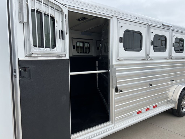 2026 Cimarron 5 horse slant load gooseneck trailer