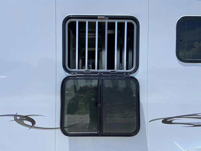2026 Shadow 2 horse straight load bumper pull trailer
