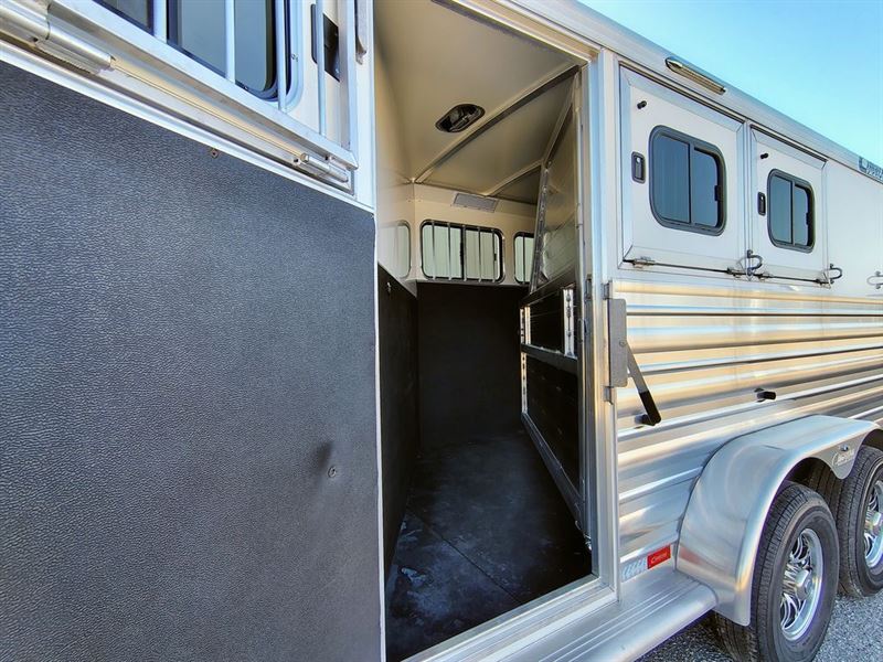 2026 Cimarron 3 horse gooseneck trailer