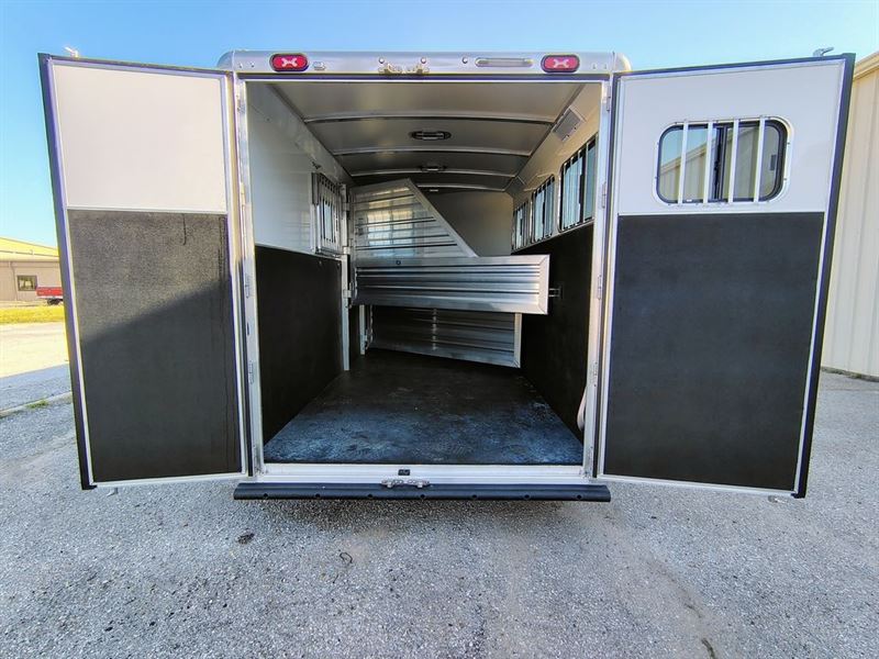 2026 Cimarron 3 horse gooseneck trailer