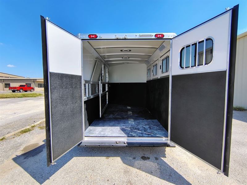 2026 Cimarron 3 horse gooseneck trailer