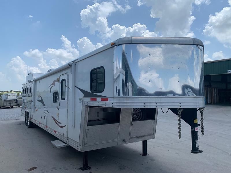 2014 Bison 4 Horse Gooseneck Trailer with 16' Living Quarters
