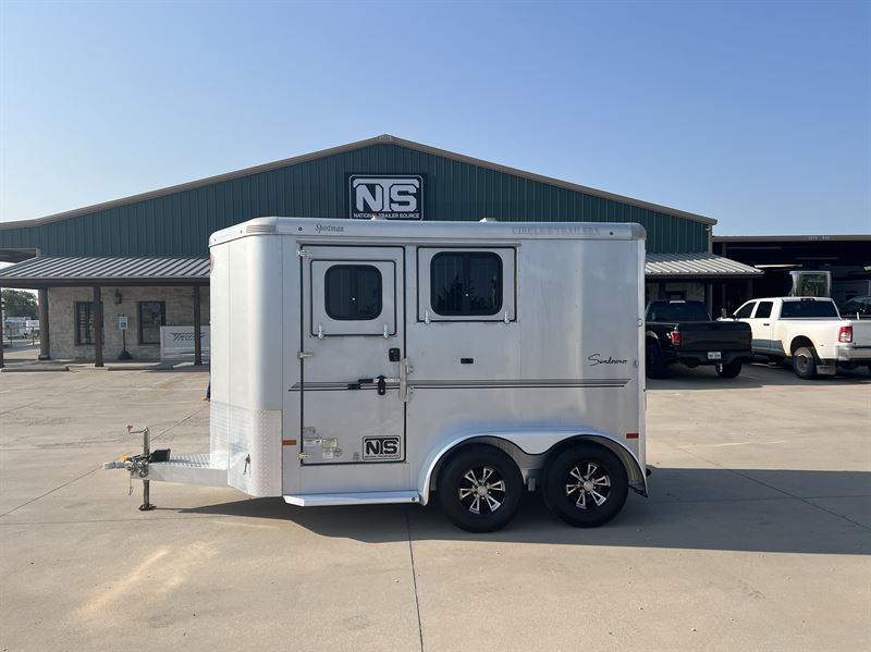 2016 Sundowner 2 Horse Bumper Pull Trailer