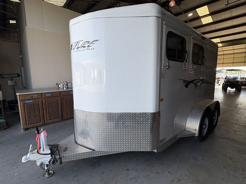 2022 Trails West 2 Horse Bumper Pull Trailer