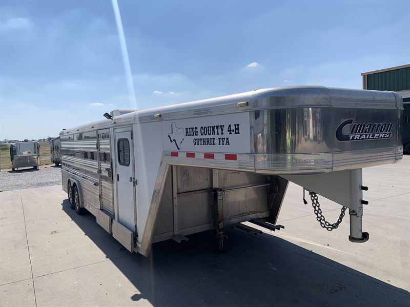 2013 Cimarron 10 Pen Livestock Gooseneck Trailer