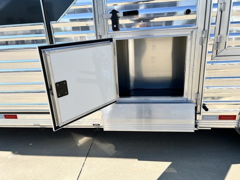 2024 Cimarron 4 horse side load with 15'6" outlaw conversions