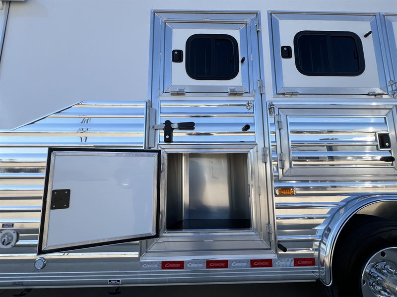 2026 Cimarron 4 horse side load with 19'6" outlaw conversions