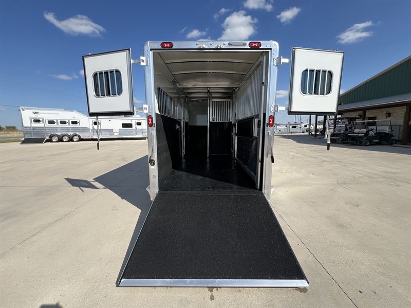 2026 Cimarron 2+1 horse straight load gooseneck trailer
