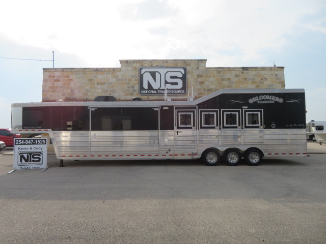 2015 Bloomer 4 Horse Side Load with 15' Living Quarters