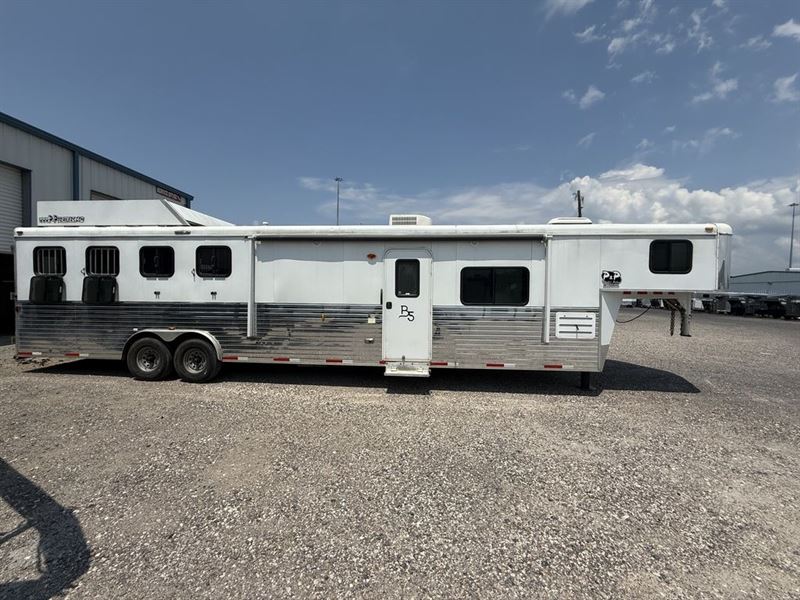 2013 Bison Trail Hand 4 Horse 14' Living Quarters
