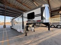 2026 3 horse Lakota Trailers Charger 3 Horse 14' Living Quarters