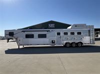 2026 4 horse Lakota Trailers Charger 4 Horse Side Load 18' Living Quarters