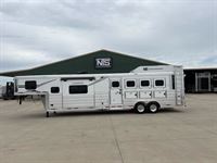 2026 4 horse Lakota Trailers Charger 4 Horse 13' Living Quarters