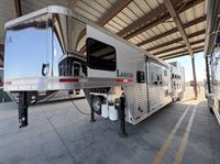 2021 4 horse Lakota Trailers 4 Horse Side Load 15' Living Quarters