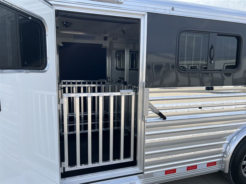 2026 Cimarron 10 pen livestock gooseneck trailer