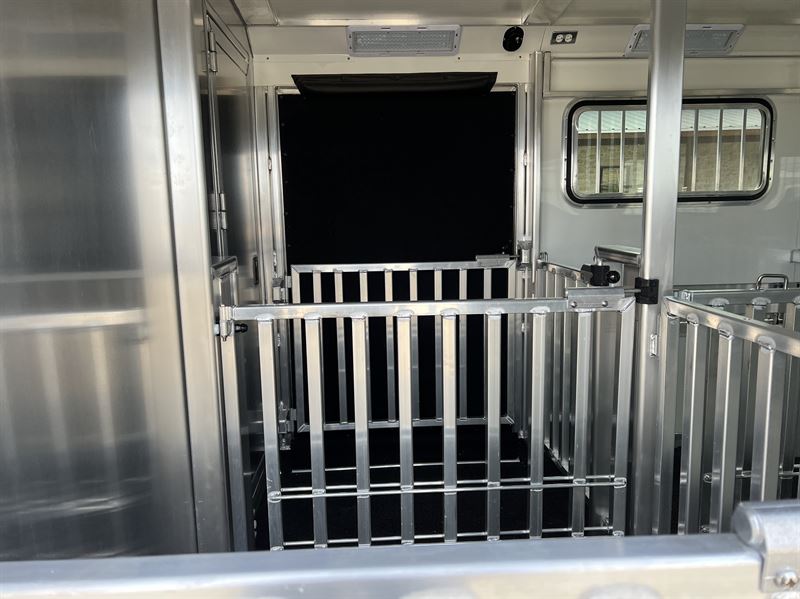 2026 Cimarron 10 pen livestock gooseneck trailer