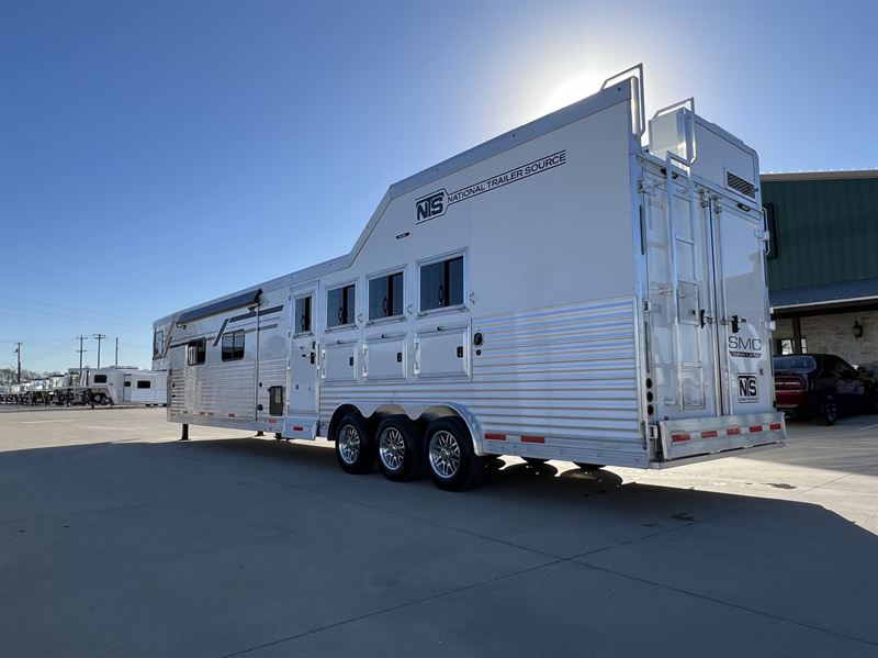 2026 smc laramie 4 horse side load 18' living quarters