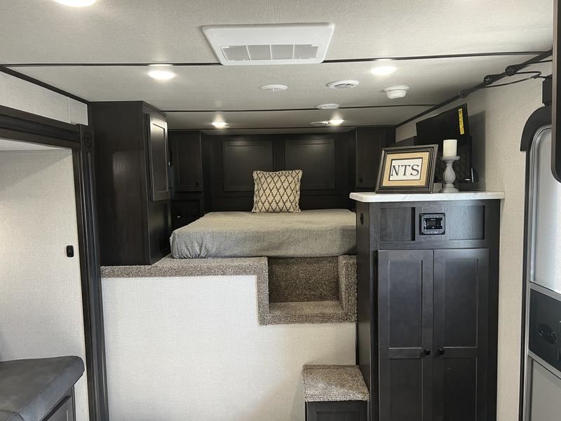 2026 Bison trail hand 16' livestock 11' living quarters