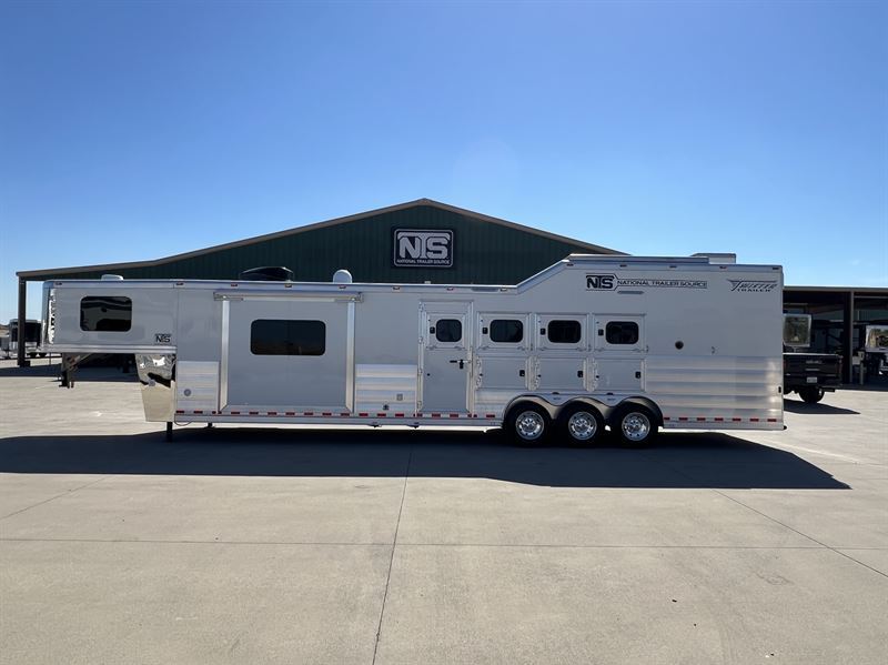 2023 Twister 4 Horse Side Load with 13'6" Outlaw Conversions