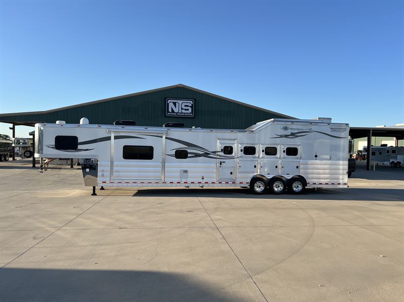 2021 Twister 4 Horse Side Load with 16'6" Outlaw Conversions