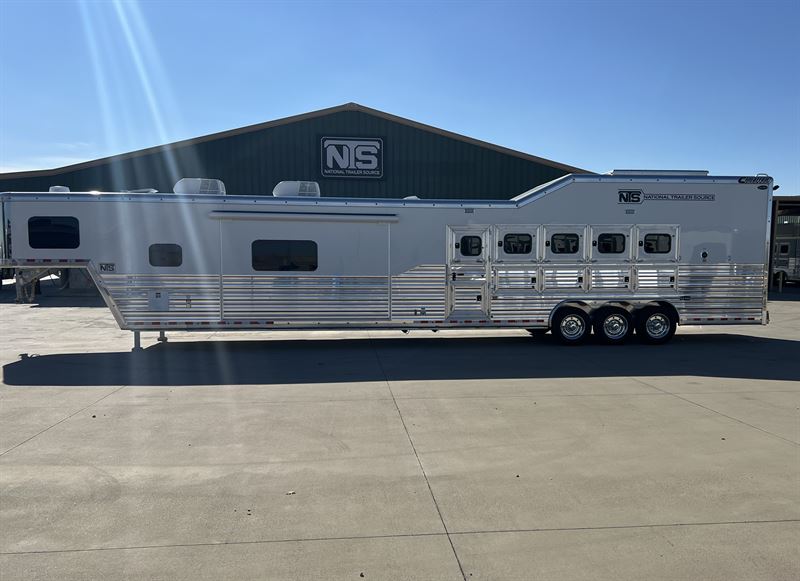 2026 Cimarron 5 horse side load with 19'3" outlaw conversions