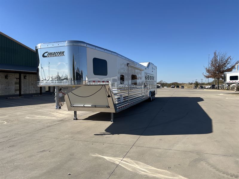 2026 Cimarron 5 horse side load with 19'3" outlaw conversions