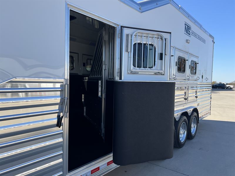 2026 Cimarron 5 horse side load with 19'3" outlaw conversions
