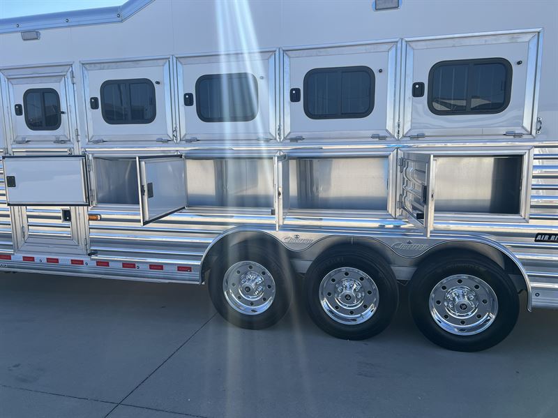 2026 Cimarron 5 horse side load with 19'3" outlaw conversions