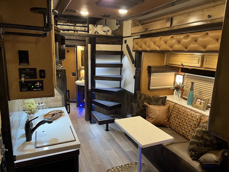 2026 Cimarron 4 horse loft with 18' outlaw conversions